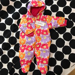 マリメッコ(marimekko)の【新品未使用】マリメッコ ダウン ロンパース baby 赤ちゃん ウニッコ(ロンパース)