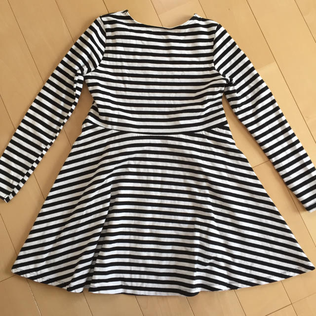 H&M(エイチアンドエム)のH&Mボーダーワンピース キッズ/ベビー/マタニティのキッズ服女の子用(90cm~)(ワンピース)の商品写真