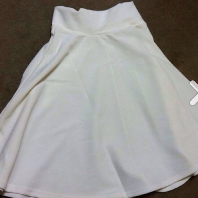フレアスカート♡ホワイト レディースのスカート(ひざ丈スカート)の商品写真