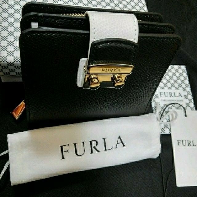 Furla(フルラ)の【新品未使用】フルラ 折り財布  メトロポリス財布 スモールジップアラウンド
 レディースのファッション小物(財布)の商品写真
