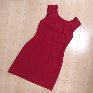 ザラ(ZARA)の背中開き赤ドレス(ミニドレス)