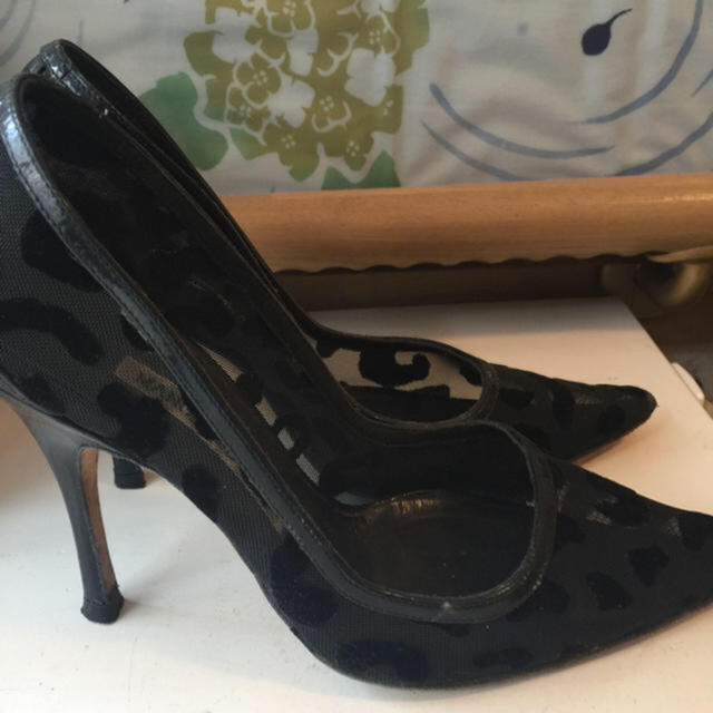 MANOLO BLAHNIK(マノロブラニク)のマノロ パンプス レディースの靴/シューズ(ハイヒール/パンプス)の商品写真