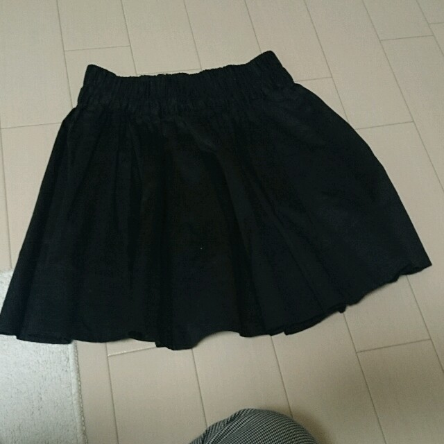 LOWRYS FARM(ローリーズファーム)のシンプルブラックスカート♪ レディースのスカート(ひざ丈スカート)の商品写真