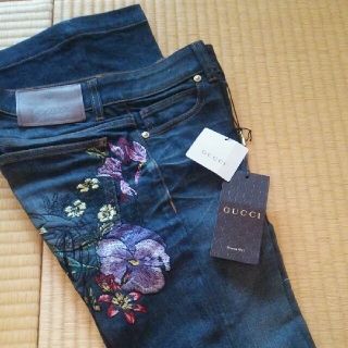 グッチ(Gucci)の※凛々様専用※新品正規品●GUCCIグッチフラワー刺繍デニム36●ZARA(デニム/ジーンズ)