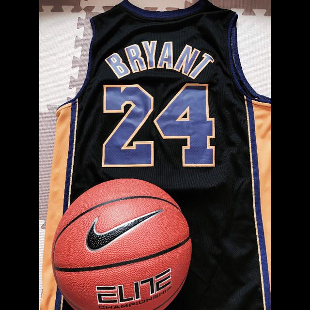 珍しい adidas 黒 ユニフォーム Lakers レイカーズ コービー Kobe