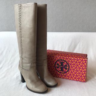 トリーバーチ(Tory Burch)の美品 トリーバーチ ブーツ グレー / サイズ7 TORY BURCH(ブーツ)