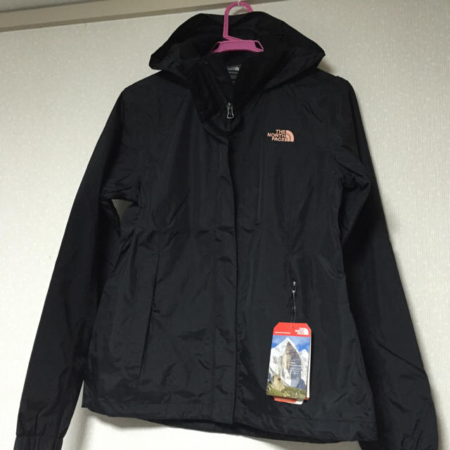 THE NORTH FACE(ザノースフェイス)の★海外限定 ノースフェイスマウンテンパーカー黒ピンクXS★ウインドブレーカー★ メンズのジャケット/アウター(マウンテンパーカー)の商品写真