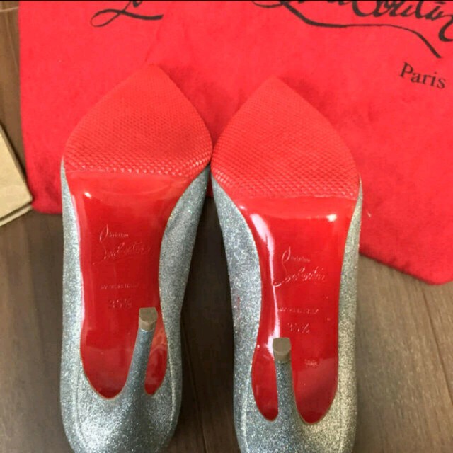 Christian Louboutin(クリスチャンルブタン)の超美品☆Christian Louboutin☆ルブタン☆グリッター☆パンプス レディースの靴/シューズ(ハイヒール/パンプス)の商品写真