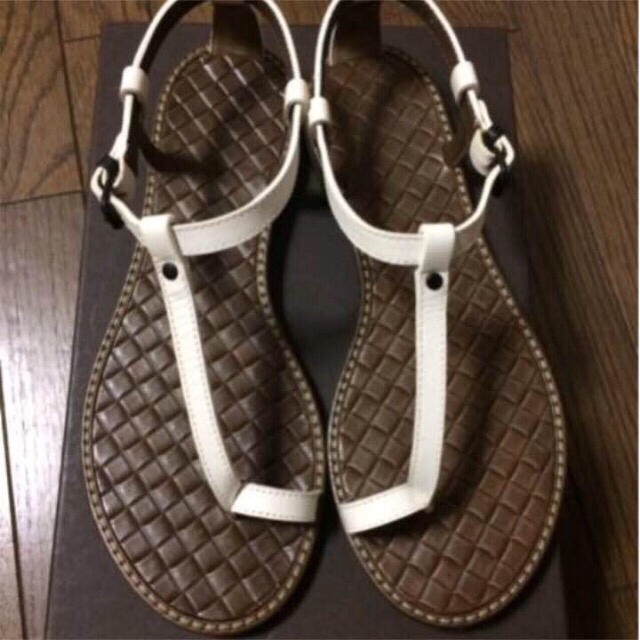 Bottega Veneta(ボッテガヴェネタ)のボッテガヴェネタ【Bottega Veneta】美品 フラットサンダル 送料無料 レディースの靴/シューズ(サンダル)の商品写真