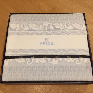 フェンディ(FENDI)の未使用品！【フェンディ FENDI】綿毛布 毛布 シングルサイズ 寝具 ブルー(毛布)