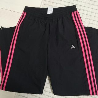 アディダス(adidas)のアディダスシャカパン(カジュアルパンツ)