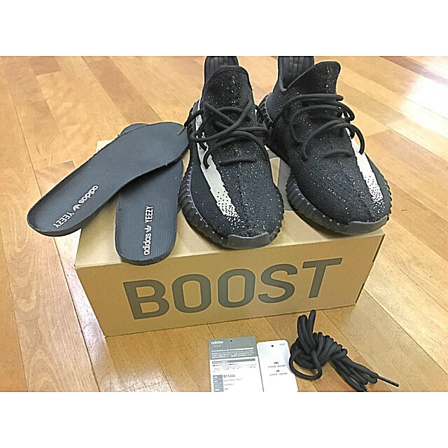 adidas(アディダス)の♬♬Yeezy boost 350v2 オレオ♬♬ 美品 メンズの靴/シューズ(スニーカー)の商品写真