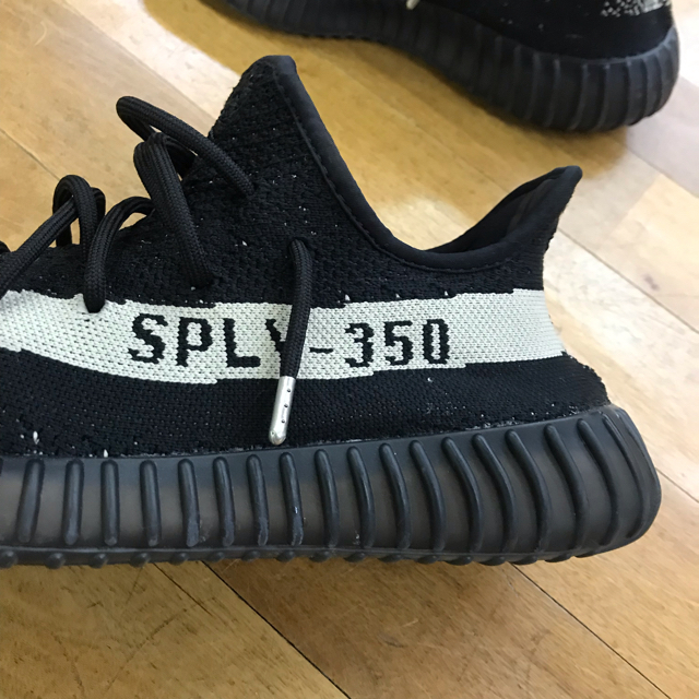 adidas(アディダス)の♬♬Yeezy boost 350v2 オレオ♬♬ 美品 メンズの靴/シューズ(スニーカー)の商品写真