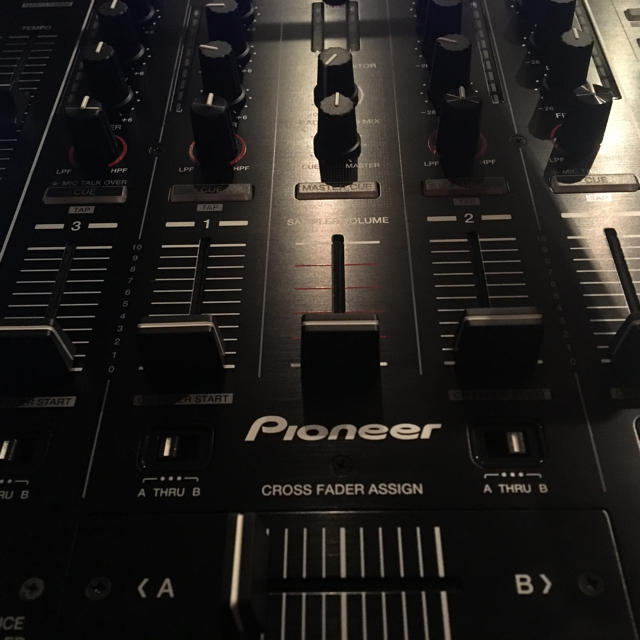 Pioneer(パイオニア)のPioneer DDJ SX2 楽器のDJ機器(DJコントローラー)の商品写真