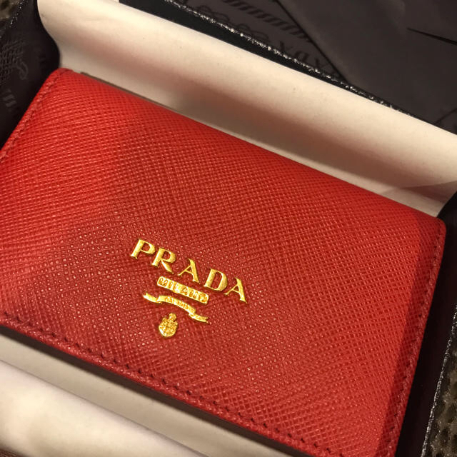 メロンさん専用。PRADA 超美品 ガードケースのサムネイル