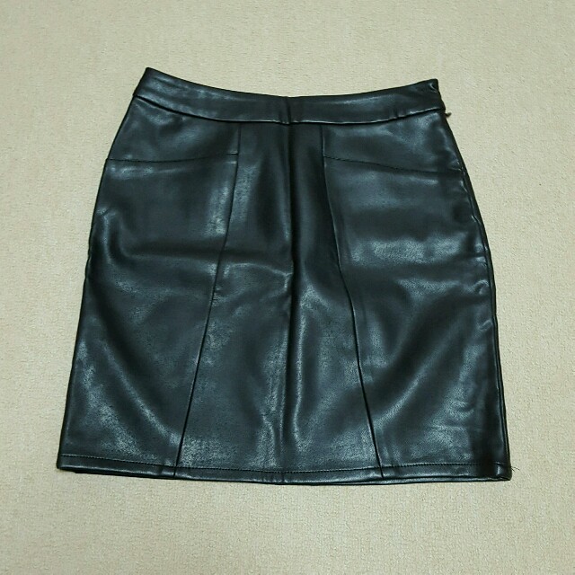 MURUA(ムルーア)の新品 MURUA レザー生地タイトスカート レディースのスカート(ミニスカート)の商品写真