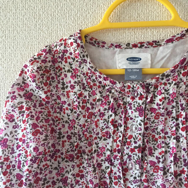 Old Navy(オールドネイビー)のfrog☆様専用 OLDNAVY◇小花柄トップス キッズ/ベビー/マタニティのベビー服(~85cm)(シャツ/カットソー)の商品写真