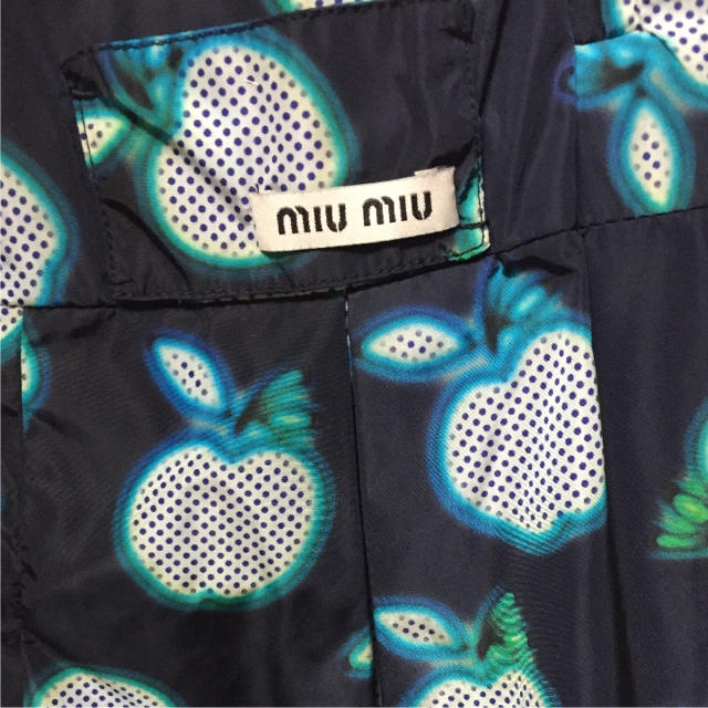 miumiu(ミュウミュウ)の最終値下げ！！miumiu☆ミュウミュウ超貴重！りんご柄ブルゾン レディースのジャケット/アウター(ブルゾン)の商品写真