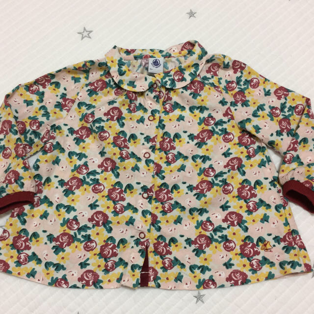 PETIT BATEAU(プチバトー)のプチバトーブラウス80センチ キッズ/ベビー/マタニティのベビー服(~85cm)(シャツ/カットソー)の商品写真