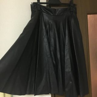 ザラ(ZARA)のZARA フェイクレザースカート(ひざ丈スカート)