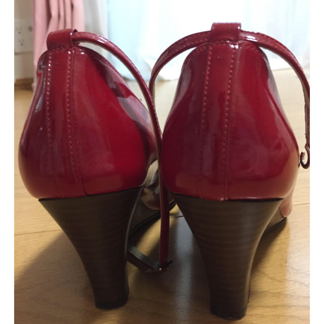 GINZA Kanematsu(ギンザカネマツ)のアンクルストラップ付きエナメルパンプス レディースの靴/シューズ(ハイヒール/パンプス)の商品写真