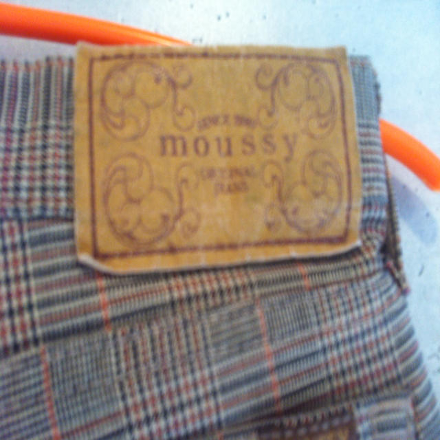 moussy(マウジー)の今だけ値下げmoussyチェック柄パンツ レディースのパンツ(カジュアルパンツ)の商品写真