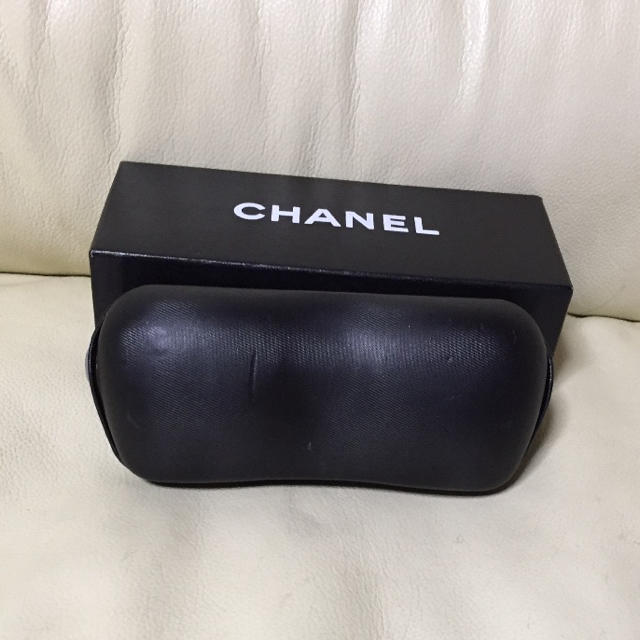 CHANEL(シャネル)の❤️お買い得品‼️ CHANEL サングラスケース❤️ レディースのファッション小物(サングラス/メガネ)の商品写真