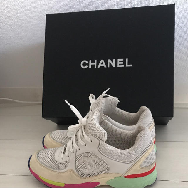 Chanel スニーカー 正規品のサムネイル