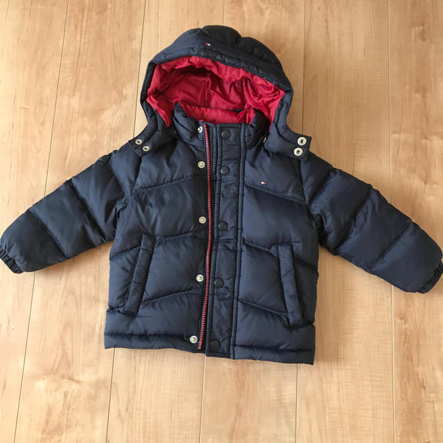 TOMMY HILFIGER(トミーヒルフィガー)の（値下げしました！）used トミーヒルフィガー ダウンジャケット 90㎝ キッズ/ベビー/マタニティのキッズ服男の子用(90cm~)(ジャケット/上着)の商品写真