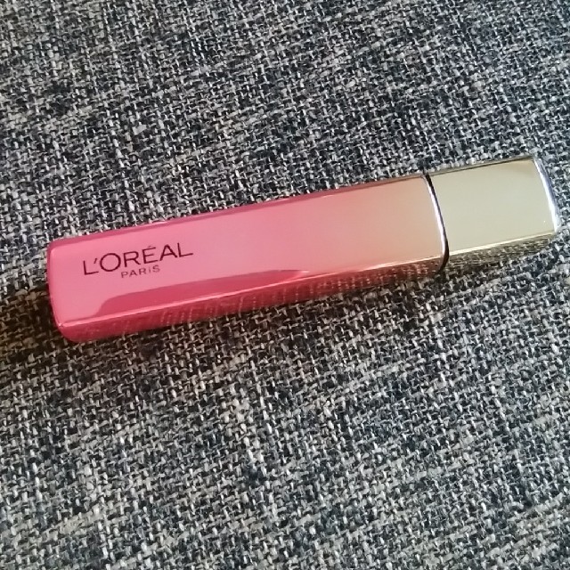 L'Oreal Paris(ロレアルパリ)のロレアル　ユイルカレス　ピーチ コスメ/美容のベースメイク/化粧品(リップグロス)の商品写真