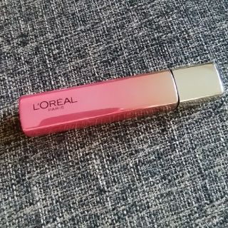 ロレアルパリ(L'Oreal Paris)のロレアル　ユイルカレス　ピーチ(リップグロス)