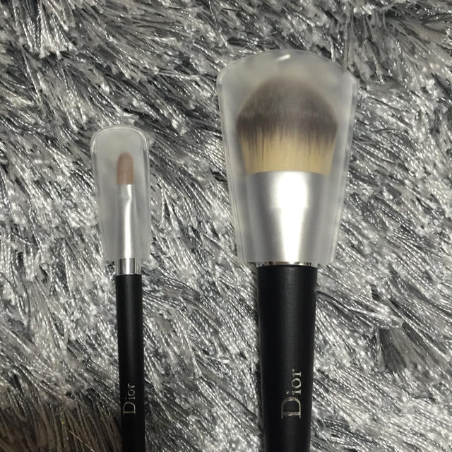 Dior(ディオール)のDior ブラシケース ＋ブラシ2本付き コスメ/美容のキット/セット(コフレ/メイクアップセット)の商品写真