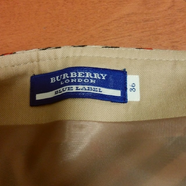 BURBERRY BLUE LABEL(バーバリーブルーレーベル)のバーバリーブルーレーベルスカート レディースのスカート(ひざ丈スカート)の商品写真