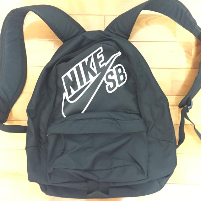 NIKE(ナイキ)のナイキ 黒色 リュック レディースのバッグ(リュック/バックパック)の商品写真