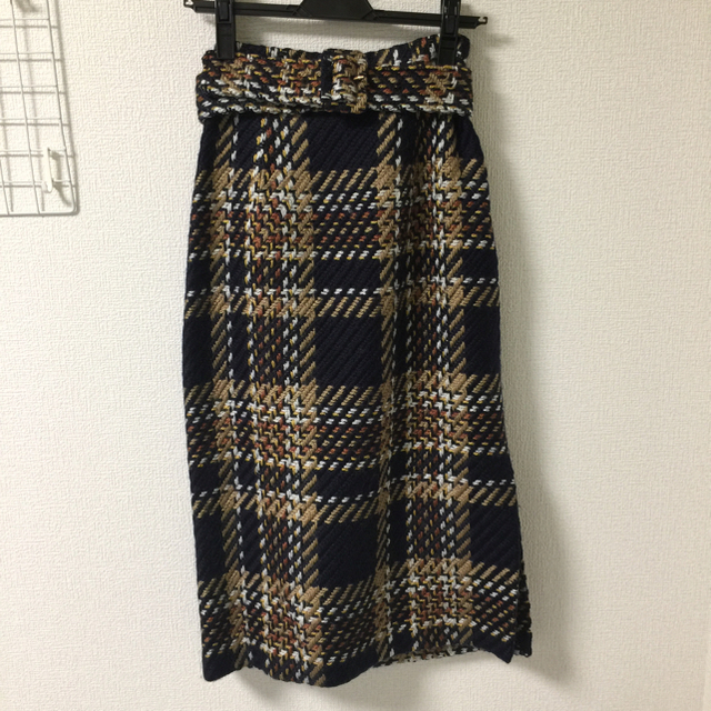 Mila Owen(ミラオーウェン)のミラオーウェン ベルト付きタイトスカート レディースのスカート(ひざ丈スカート)の商品写真