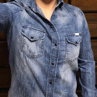 ディーゼル(DIESEL)のトップスにもなれる厚さのシャツです XSサイズ (シャツ/ブラウス(長袖/七分))