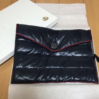 モンクレール(MONCLER)のお値下げ【新品未使用】MONCLER モンクレール クラッチ ダウン(セカンドバッグ/クラッチバッグ)