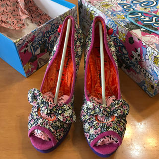 チョイス(CHOICE)のIrregular choice 花柄 ヒール ベロア 裏も柄(ハイヒール/パンプス)