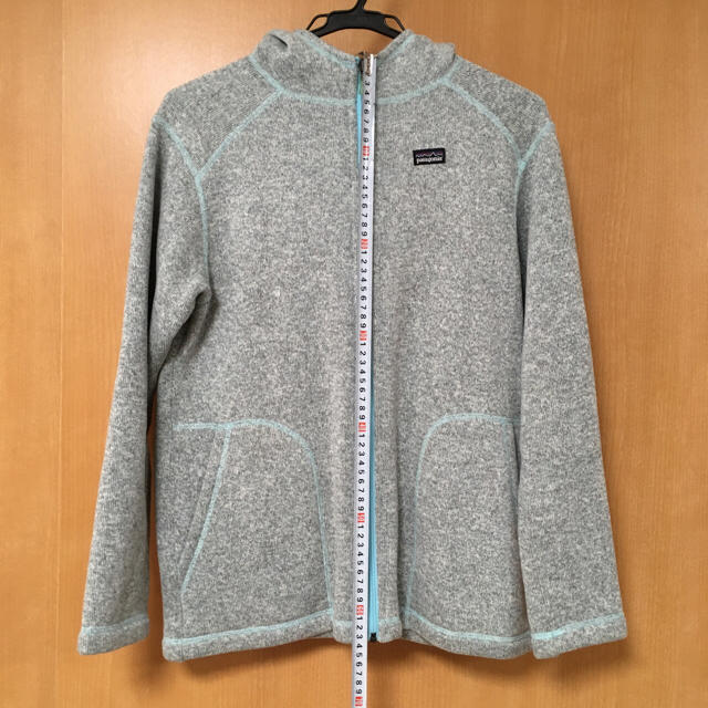 patagonia(パタゴニア)のパタゴニア パーカー ボーイズXL レディースのトップス(パーカー)の商品写真