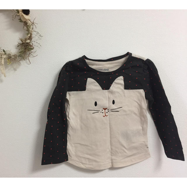 babyGAP(ベビーギャップ)のbaby  GAP 猫柄カットソー キッズ/ベビー/マタニティのキッズ服女の子用(90cm~)(Tシャツ/カットソー)の商品写真