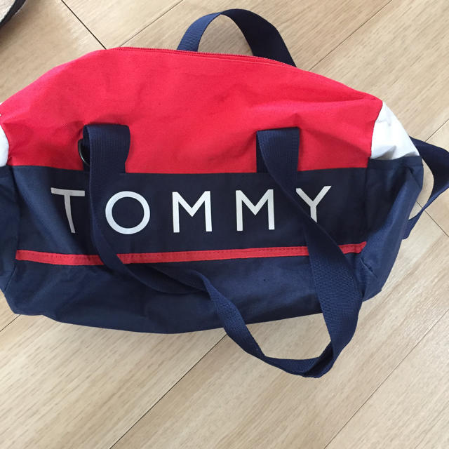 TOMMY HILFIGER(トミーヒルフィガー)のTOMMY カバン レディースのバッグ(ショルダーバッグ)の商品写真