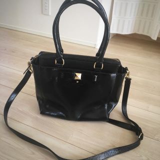 ケイトスペードニューヨーク(kate spade new york)のKATE SPADE エナメルレザー2WAYバッグ(ショルダーバッグ)