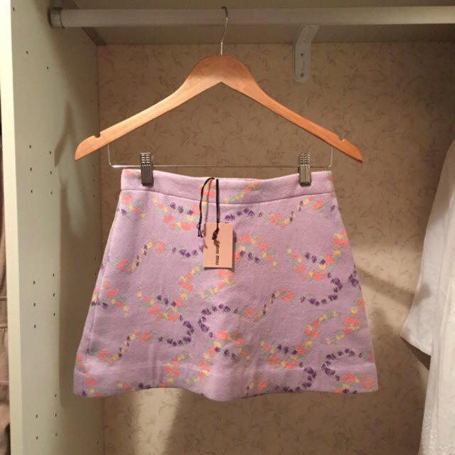 ミニスカートmiumiu skirt.