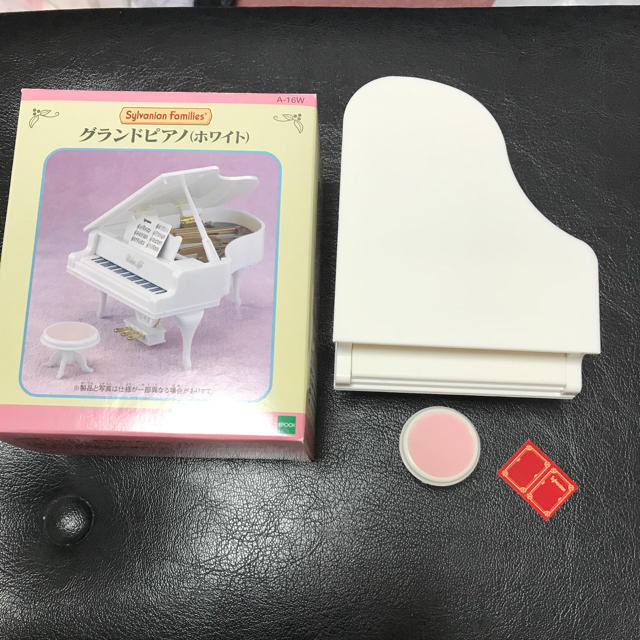 シルバニア グランドピアノ白 キッズ/ベビー/マタニティのおもちゃ(ぬいぐるみ/人形)の商品写真