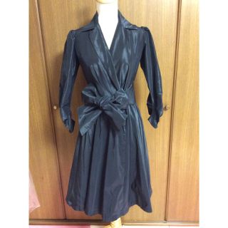 タダシショウジ(TADASHI SHOJI)の銀座購入　新品　2　タダシショージ　コート　フレア　ワンピース　光沢感　ブラック(ひざ丈ワンピース)