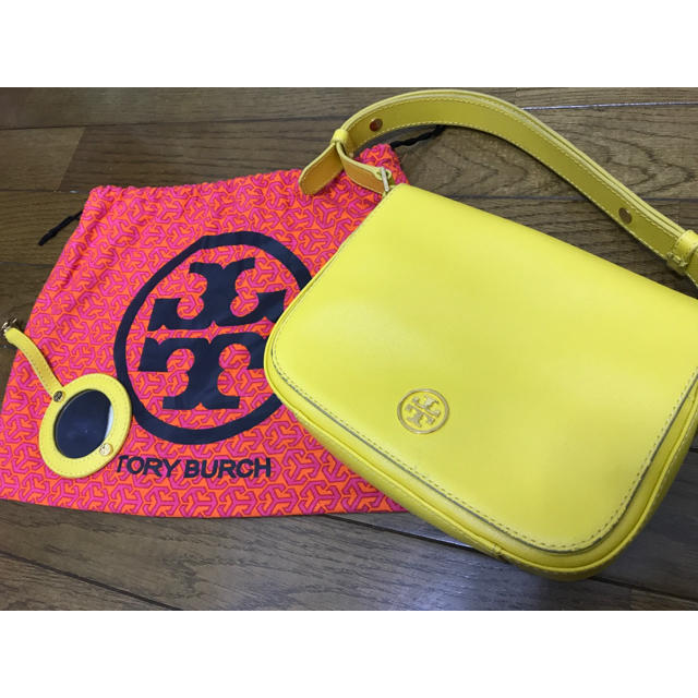 Tory Burch(トリーバーチ)のトリーバーチ ワンショルダーバッグ ミラーチャーム付き イエロー レディースのバッグ(ハンドバッグ)の商品写真