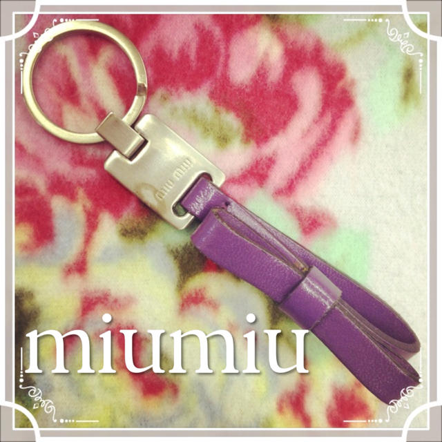 miumiu(ミュウミュウ)のmiumiu♡キーホルダー レディースのファッション小物(キーホルダー)の商品写真