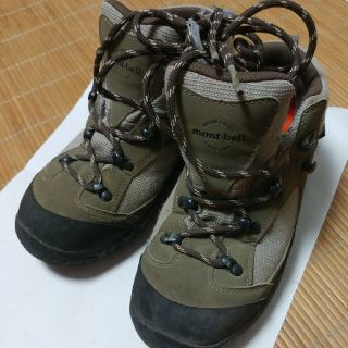 モンベル(mont bell)のmont-bell トレッキングシューズ　キッズ　21㎝(登山用品)