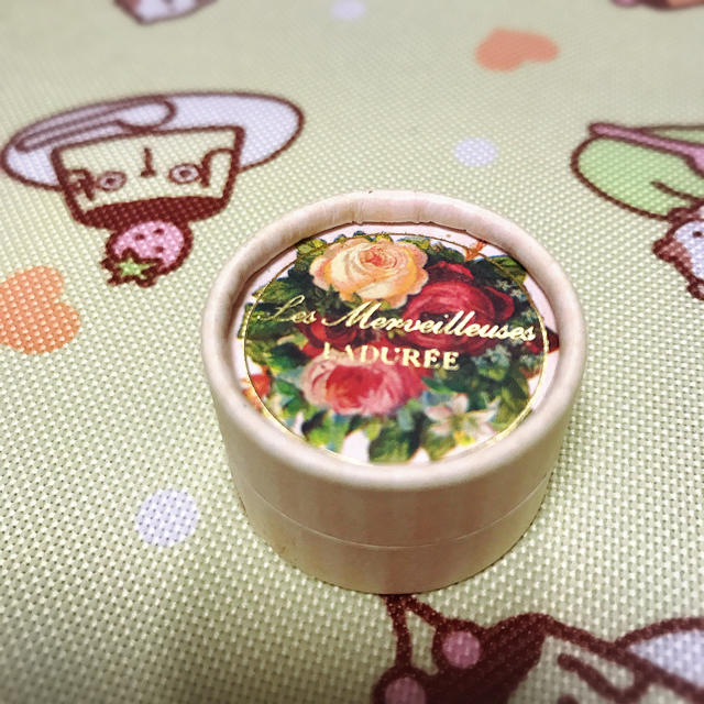 Les Merveilleuses LADUREE(レメルヴェイユーズラデュレ)のラデュレ ミニ プレスト チークカラー 02 コスメ/美容のベースメイク/化粧品(チーク)の商品写真