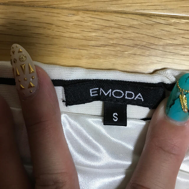 EMODA(エモダ)の【EMODA】エモダ★タイトスカート レディースのスカート(ミニスカート)の商品写真